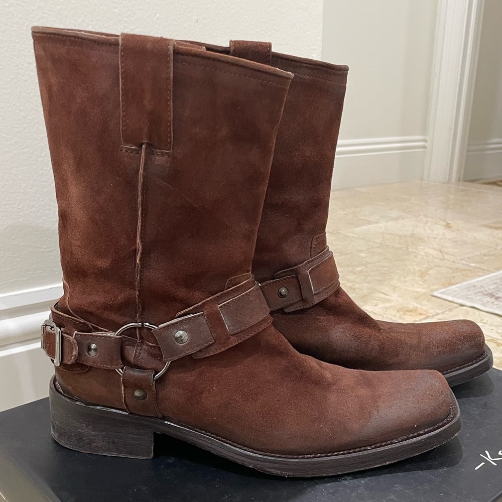 Men’s size 9 dark brown leather boots